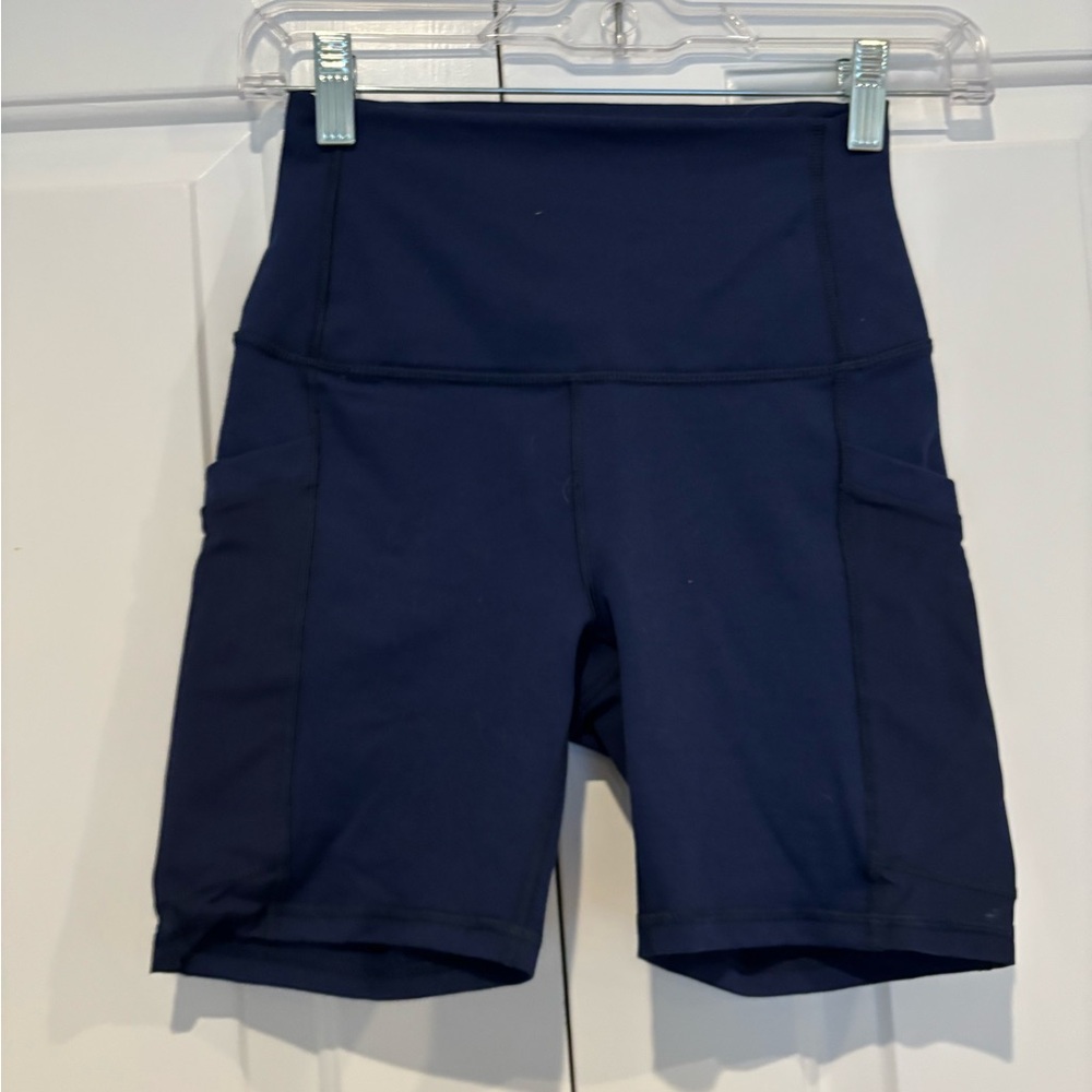 Fabletics On-the-Go Ultra High-Waisted Shorts Navy BNWOT